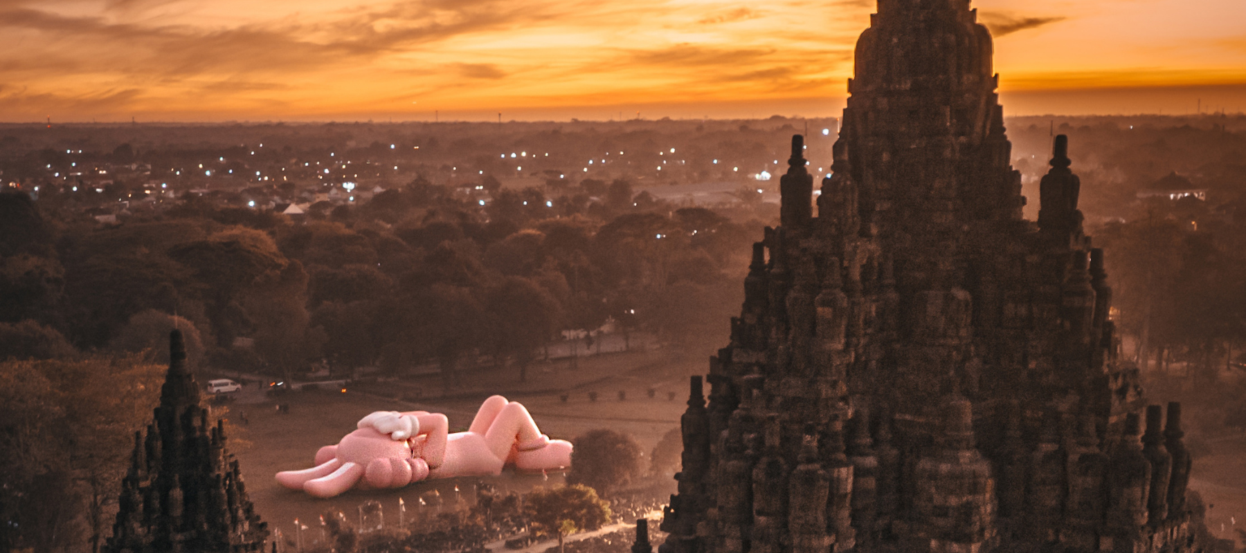 THE 10th RENDITION OF “KAWS:HOLIDAY” ARRIVES AT INDONESIA – DDTStore