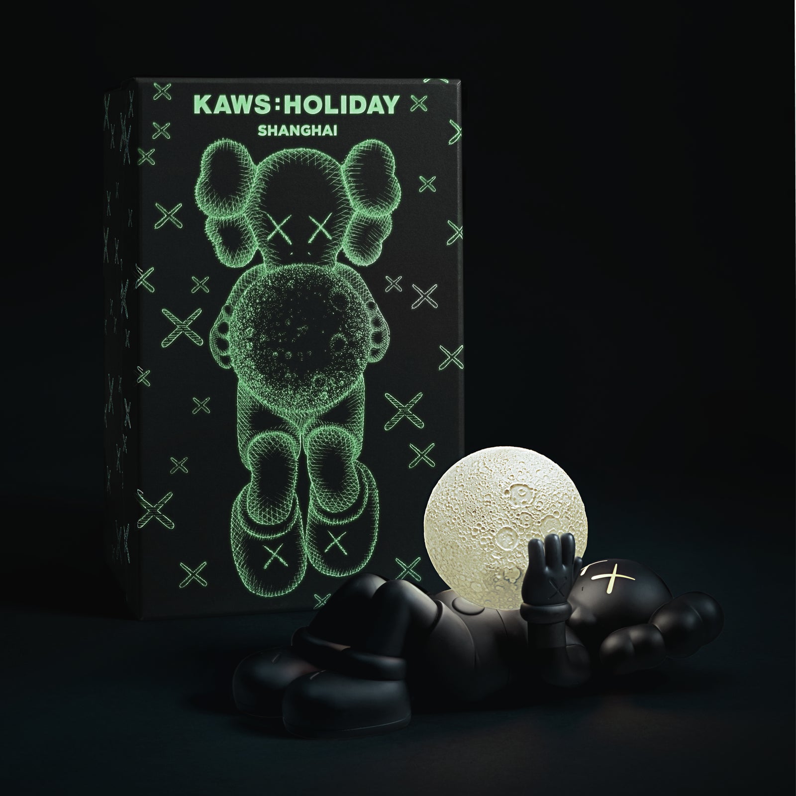 KAWS:HOLIDAY SHANGHAI - Figure (Black) – DDTStore