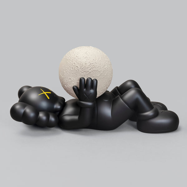 KAWS:HOLIDAY Shanghai – DDTStore