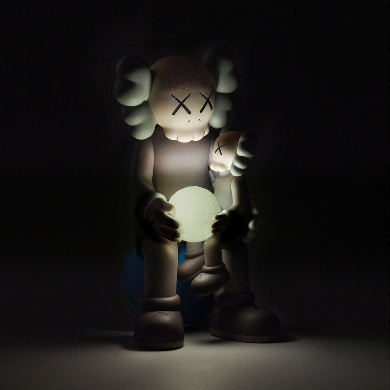 KAWS:HOLIDAY THAILAND - Brown