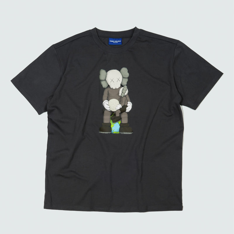 KAWS:HOLIDAY THAILAND - T-Shirt (Dark Grey)