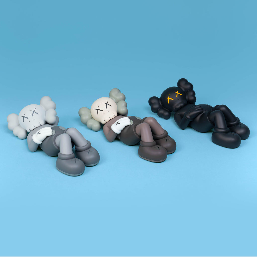 KAWS:HOLIDAY JAPAN 9.5-inch Vinyl Figures – DDTStore