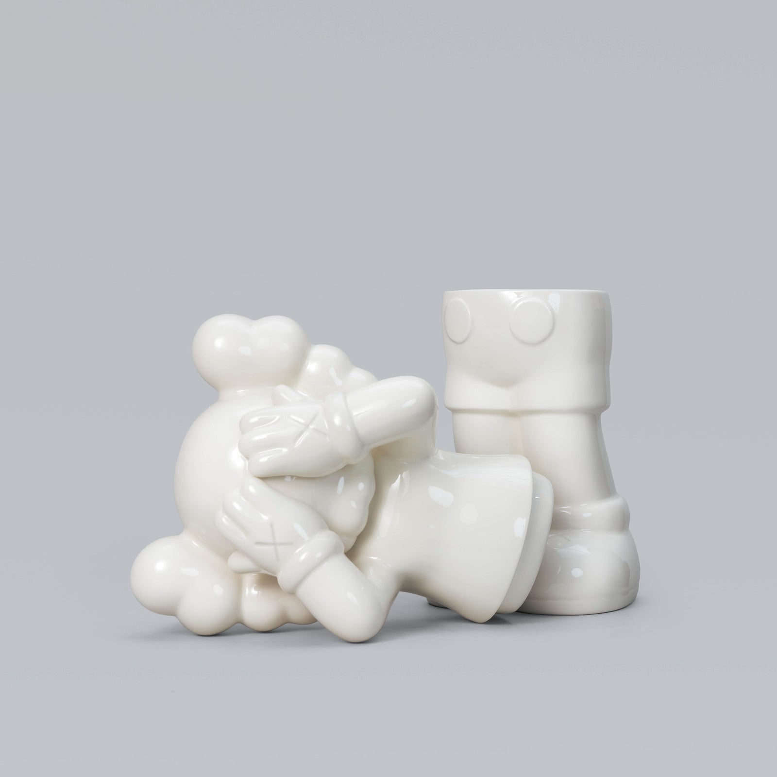 KAWS_UK_SQ_Container_5_1600x.