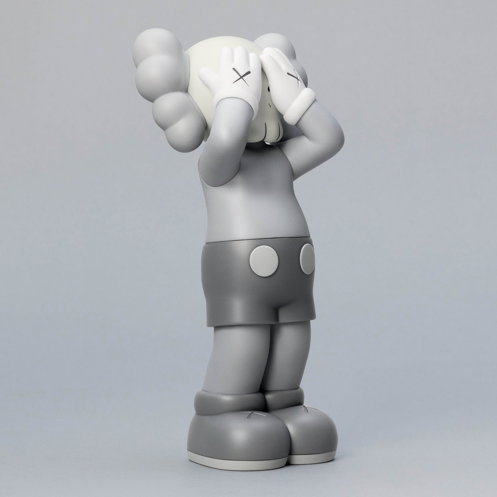 Kaws holiday UK figure 3個セット KAWS:HOLIDAY UK - Figure (Grey) – DDTStore