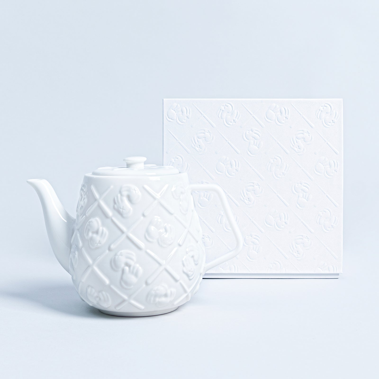 A BATHING APE - kaws teapot ddtstore購入 新品未使用 世界1000個限定 KAWS Teapot (White) – DDTStore
