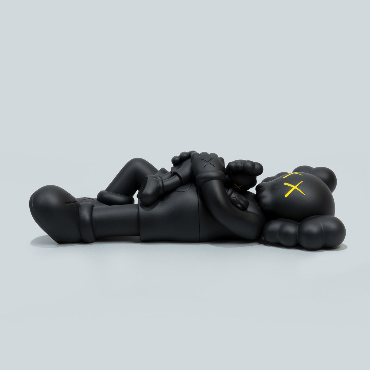 KAWS:HOLIDAY Singapore – DDTStore