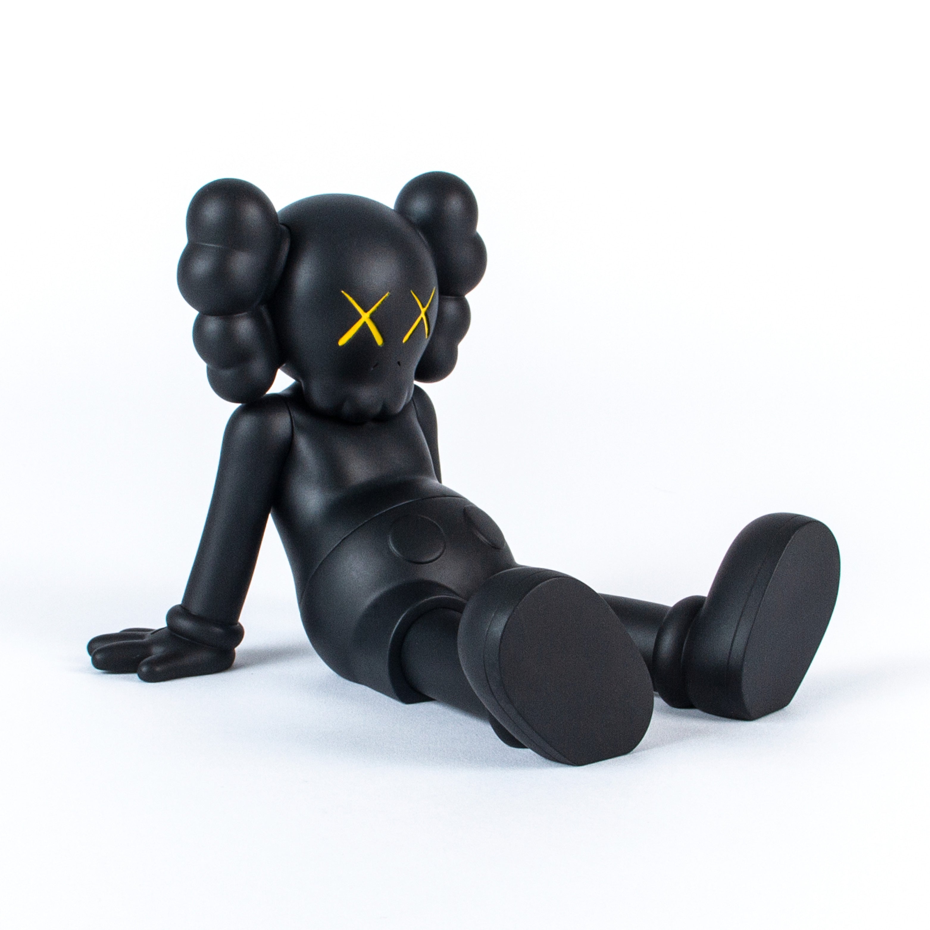 KAWS:HOLIDAY TAIPEI 7-inch Vinyl Figure - Black – DDTStore