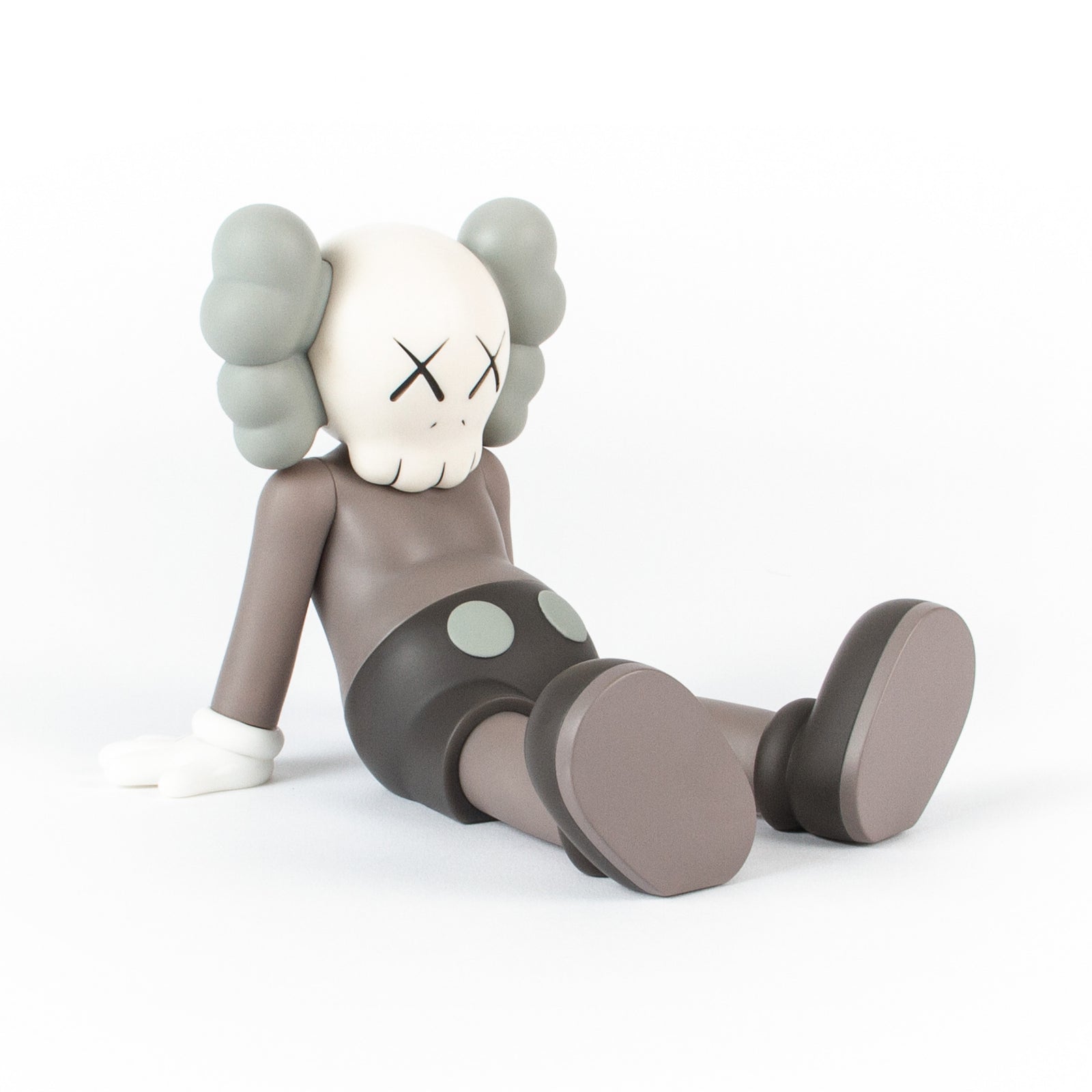 KAWS:HOLIDAY TAIPEI 7-inch Vinyl Figure - Brown – DDTStore