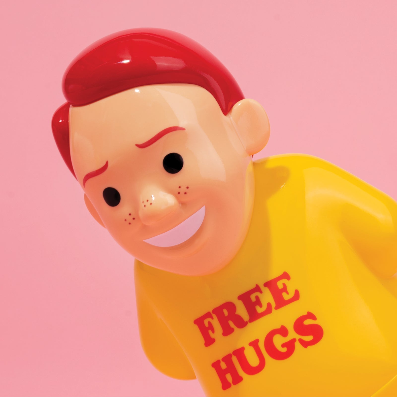 ホアン・コルネラ Joan Cornella フィギュア FREE HUGS Joan Cornellà - “Free Hugs” Vinyl Figure – DDTStore